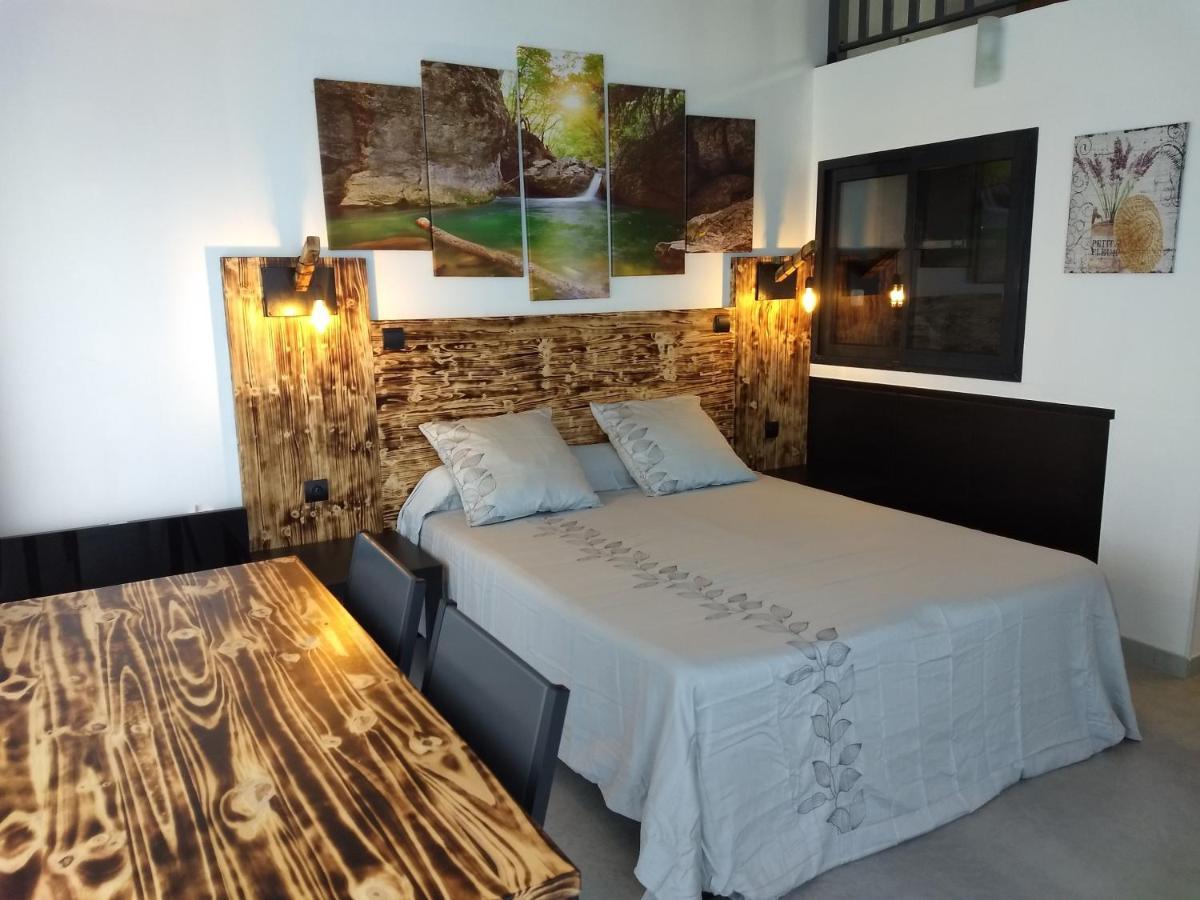 Les Terrasses De Valensole Bed & Breakfast Exterior foto