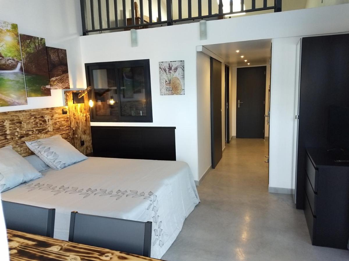 Les Terrasses De Valensole Bed & Breakfast Exterior foto