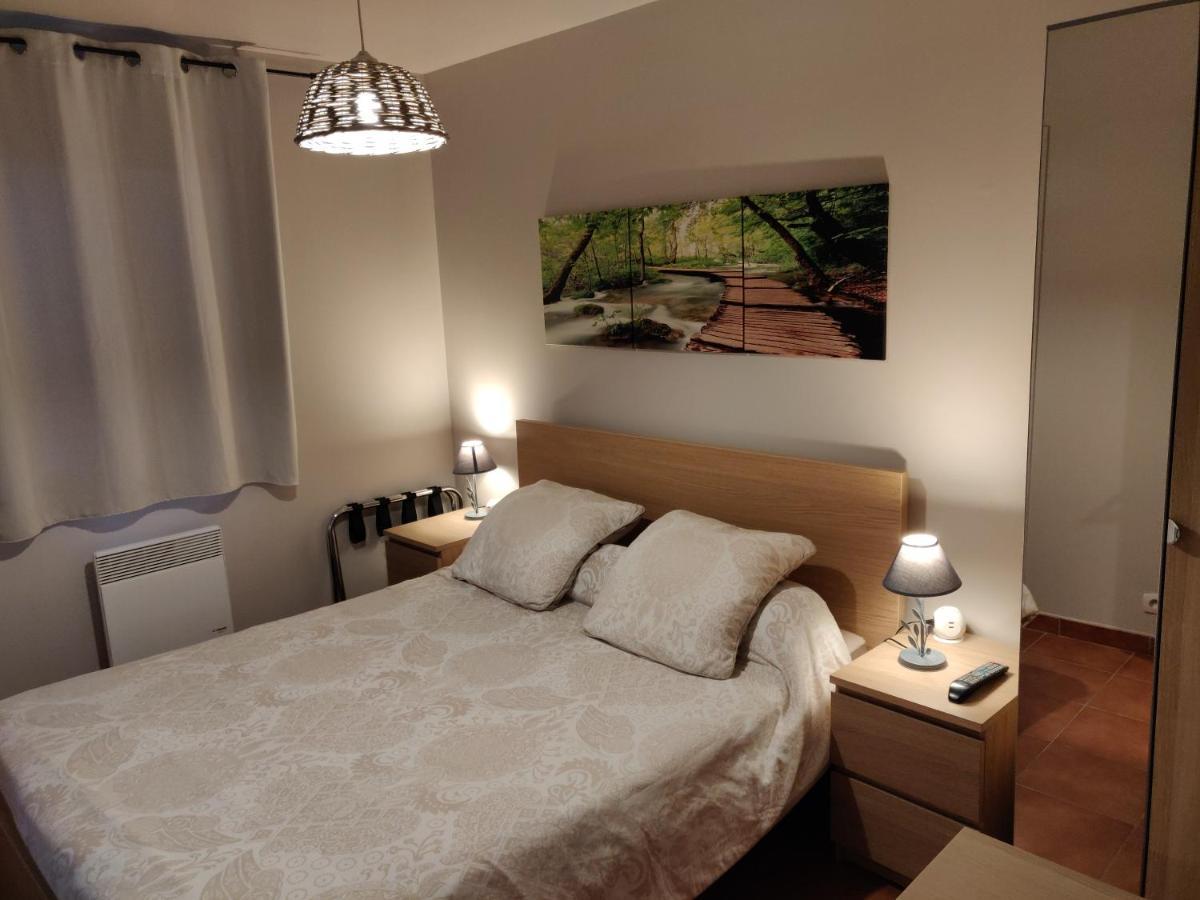 Les Terrasses De Valensole Bed & Breakfast Exterior foto