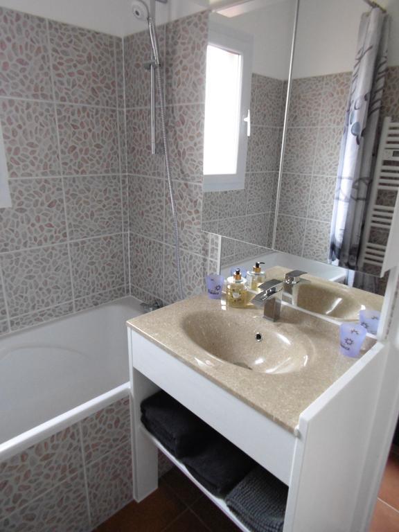 Les Terrasses De Valensole Bed & Breakfast Exterior foto
